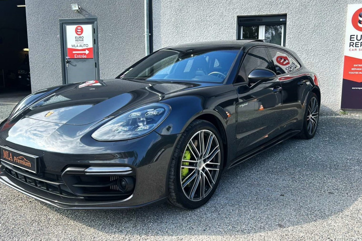 PORSCHE PANAMERA